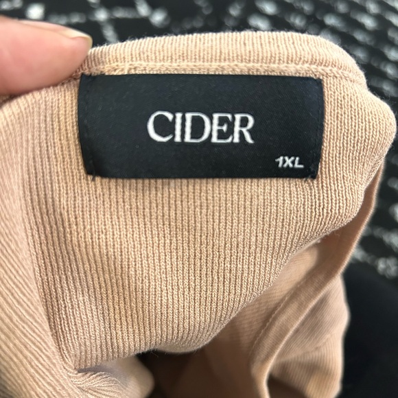 Cider Crop Top and Pleated Skirt Set with Slit. - Picture 4 of 4